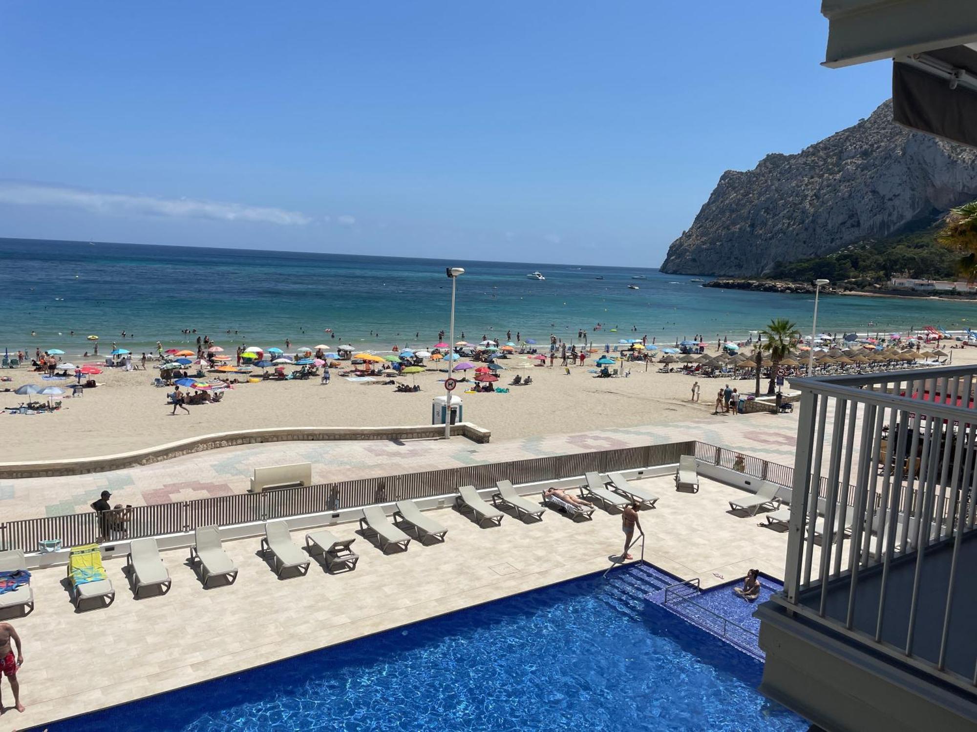 Medi Playa Primera Linea Con Piscina Calpe Luaran gambar