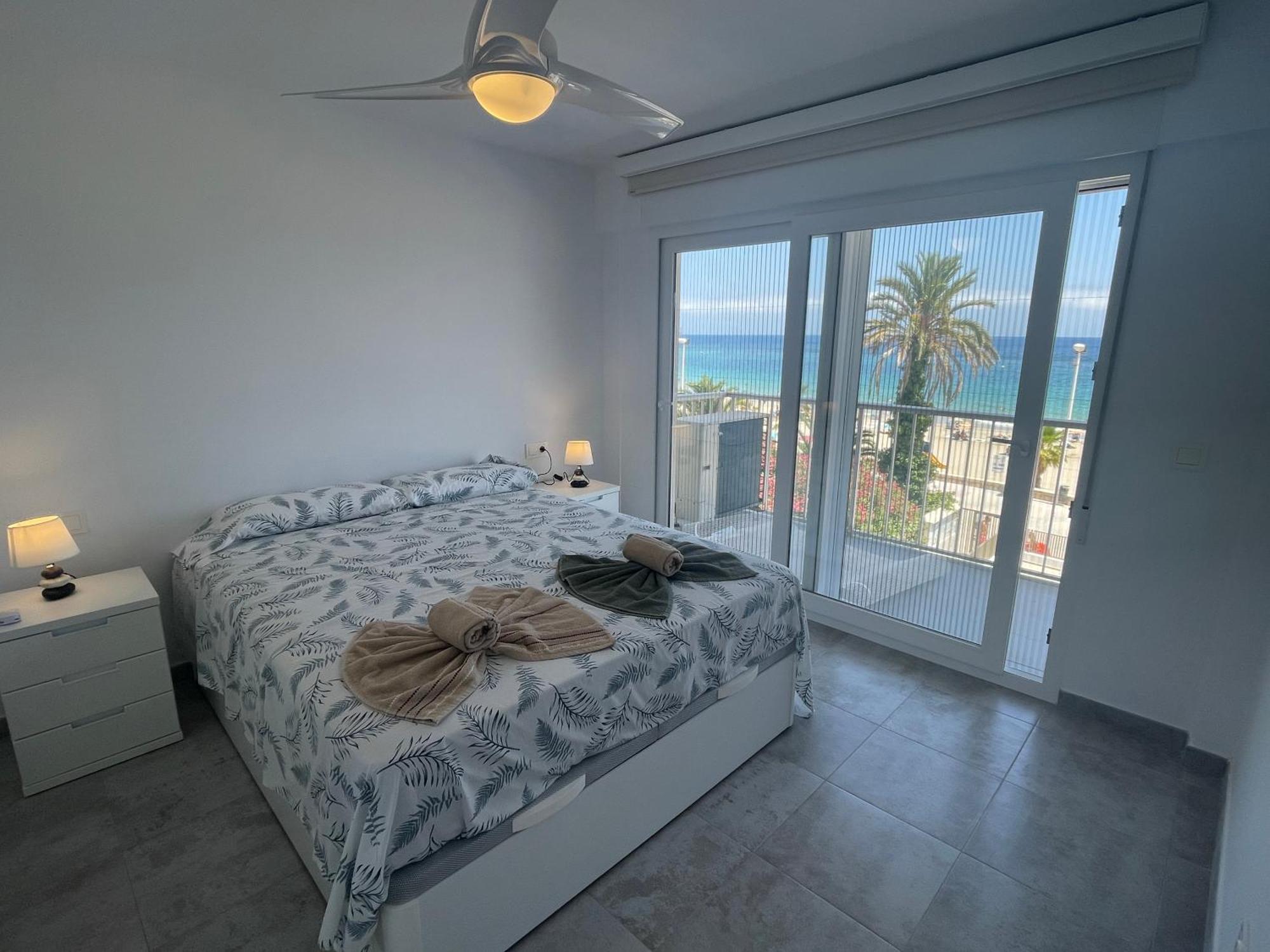 Medi Playa Primera Linea Con Piscina Calpe Luaran gambar